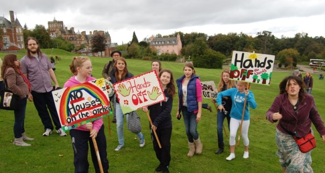Rosy and her flash-mob